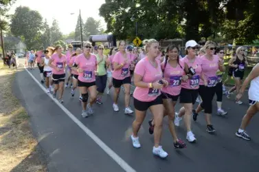 images.raceentry.com/infopages/cosmo-7k-and-5k-seattle-infopages-5869.webp