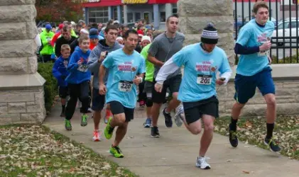 images.raceentry.com/infopages/eiu-holiday-hustle-infopages-4806.webp