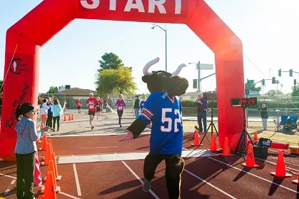 images.raceentry.com/infopages/running-with-the-bulls-toros-5k-and-10k-infopages-1843.webp