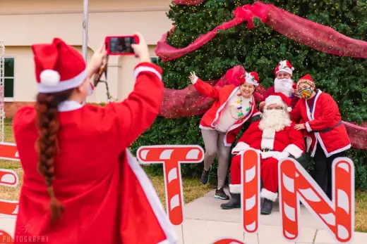 images.raceentry.com/infopages/weslaco-chamber-santa-dash-infopages-55072.webp