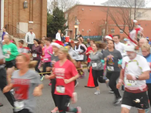 images.raceentry.com/infopages1/candy-cane-5k-dash-infopages1-6911.webp
