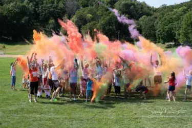 images.raceentry.com/infopages1/drews-crew-5k-colorfest-run-infopages1-1217.webp