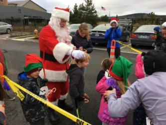 images.raceentry.com/infopages1/jingle-bell-dash-5k-runwalk-and-kids-dash-to-santa-infopages1-4509.webp