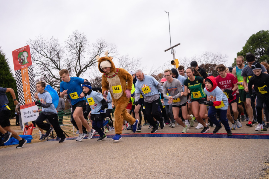 images.raceentry.com/infopages2/double-oak-turkey-trot-5k-and-one-mile-fun-run-infopages2-57758.png