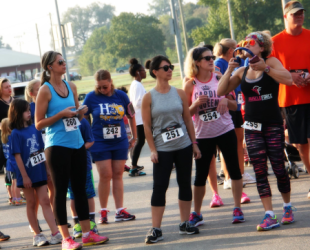 images.raceentry.com/infopages3/heels-2-heal-haiti-5k-infopages3-5834.png